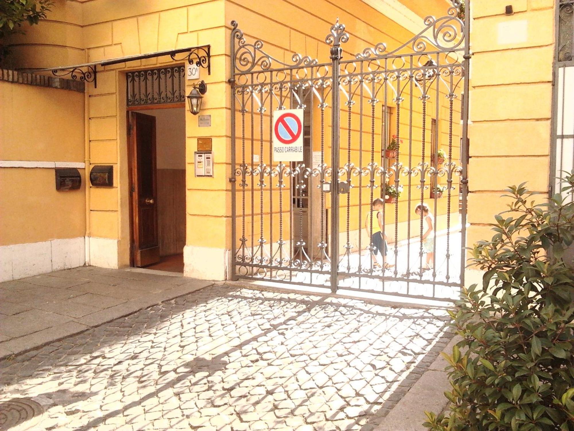 Guest House Masterintrastevere, Rome